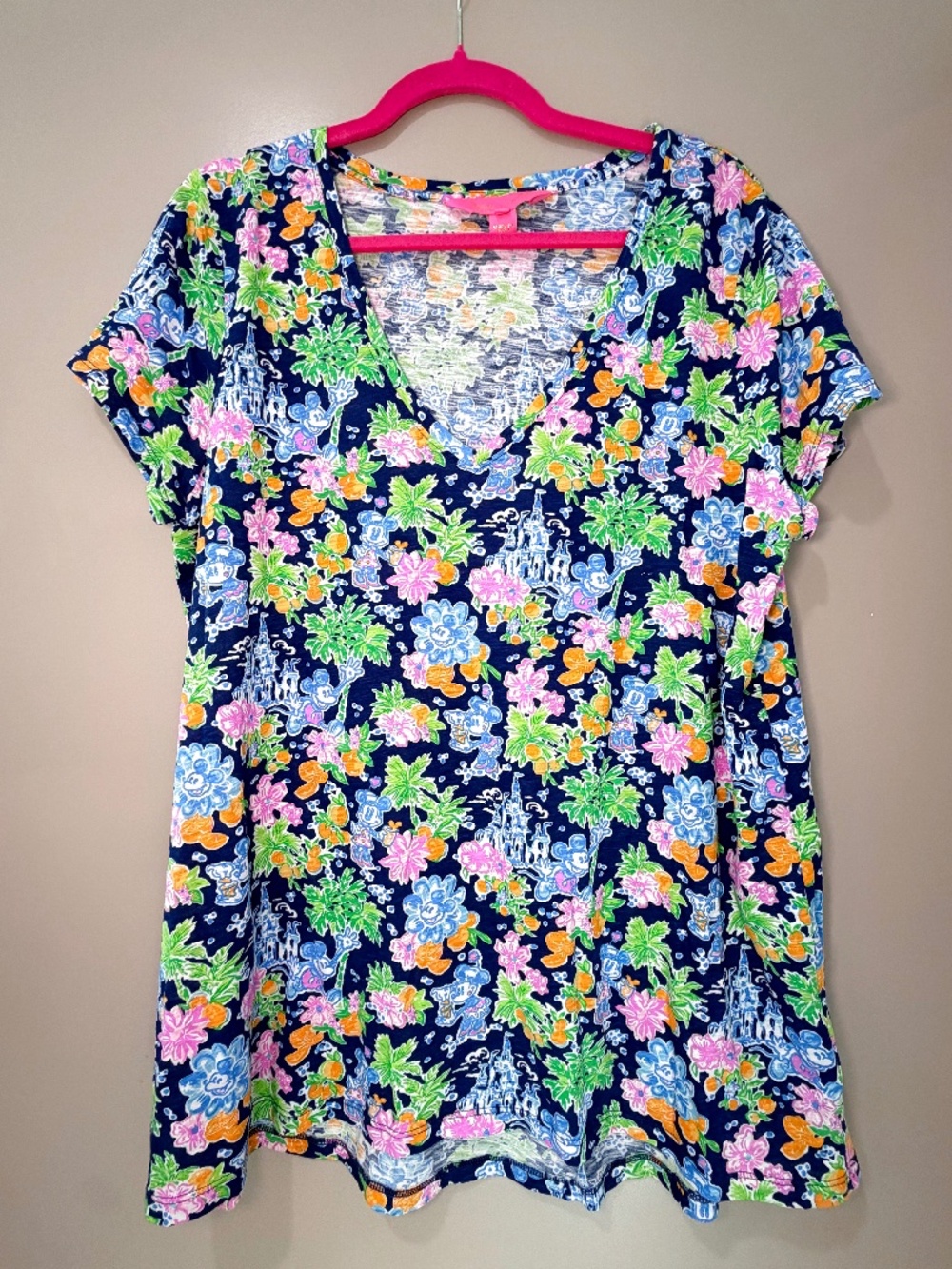 Disney Parks x Lilly Pulitzer Mickey Minnie Castle V-Neck Tee Size XL